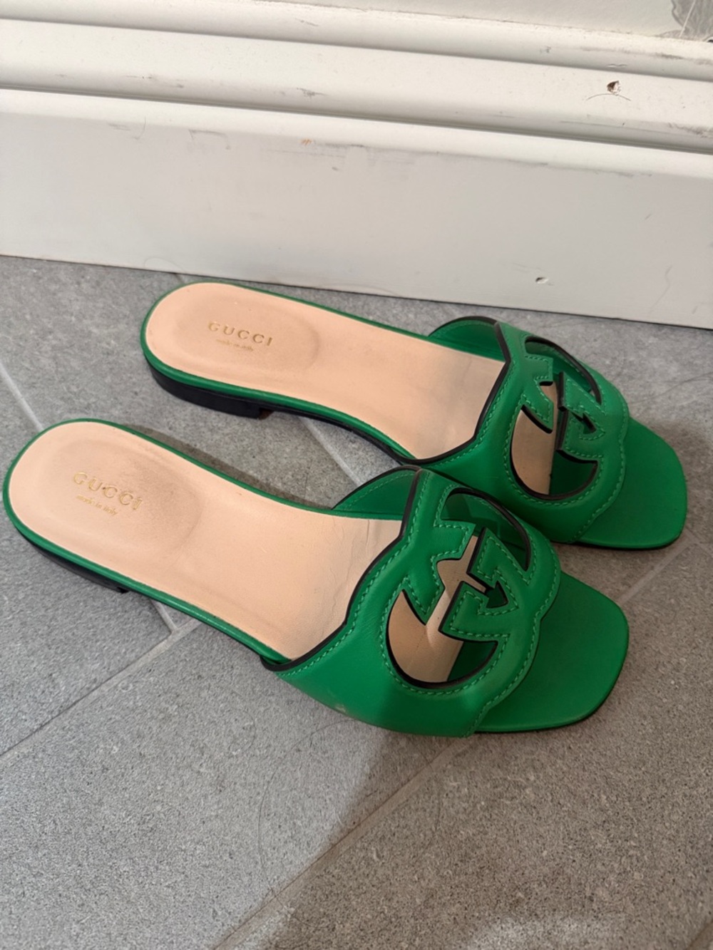 Gucci Green Interlocking G Leather Slide Sandals - Picture 2 of 2